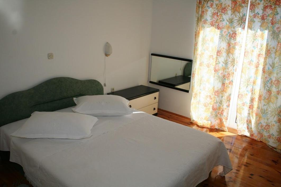 Apartmani Mladina Jelsa  Exterior photo