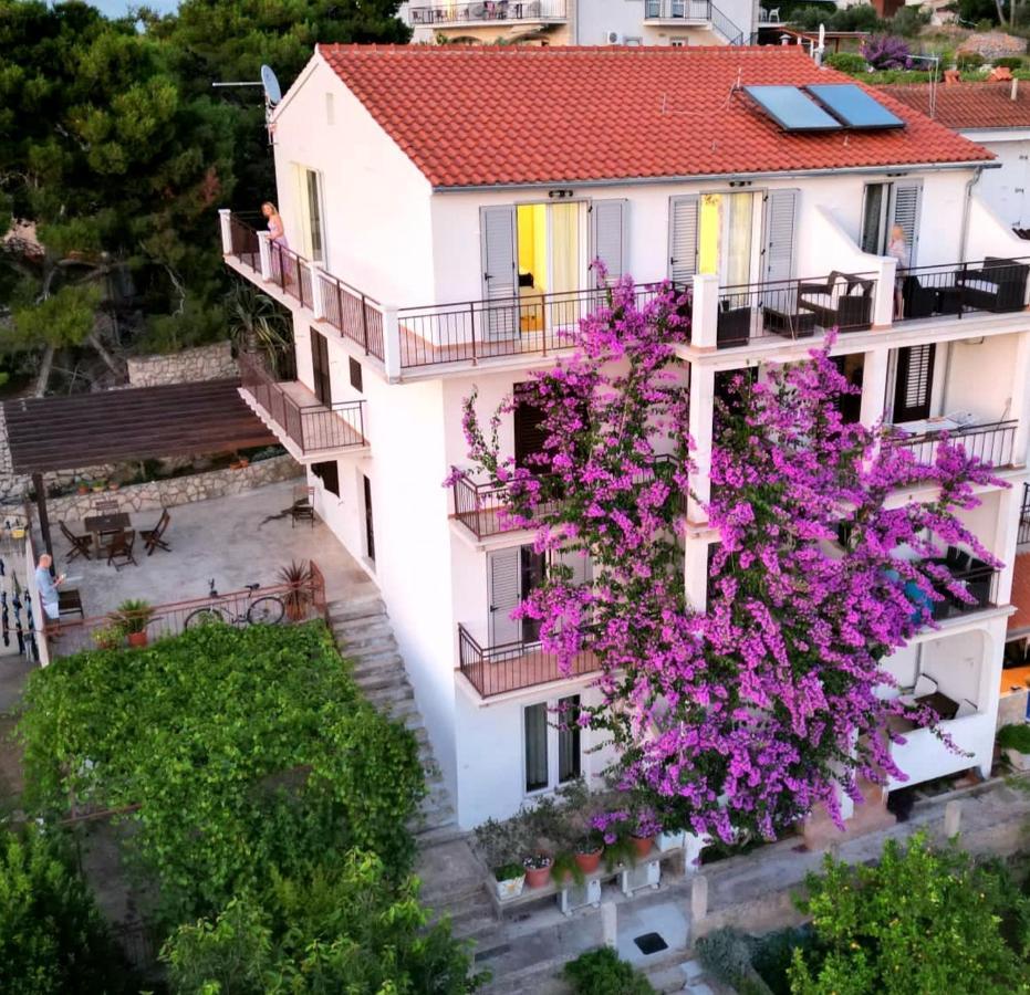 Apartmani Mladina Jelsa  Exterior photo